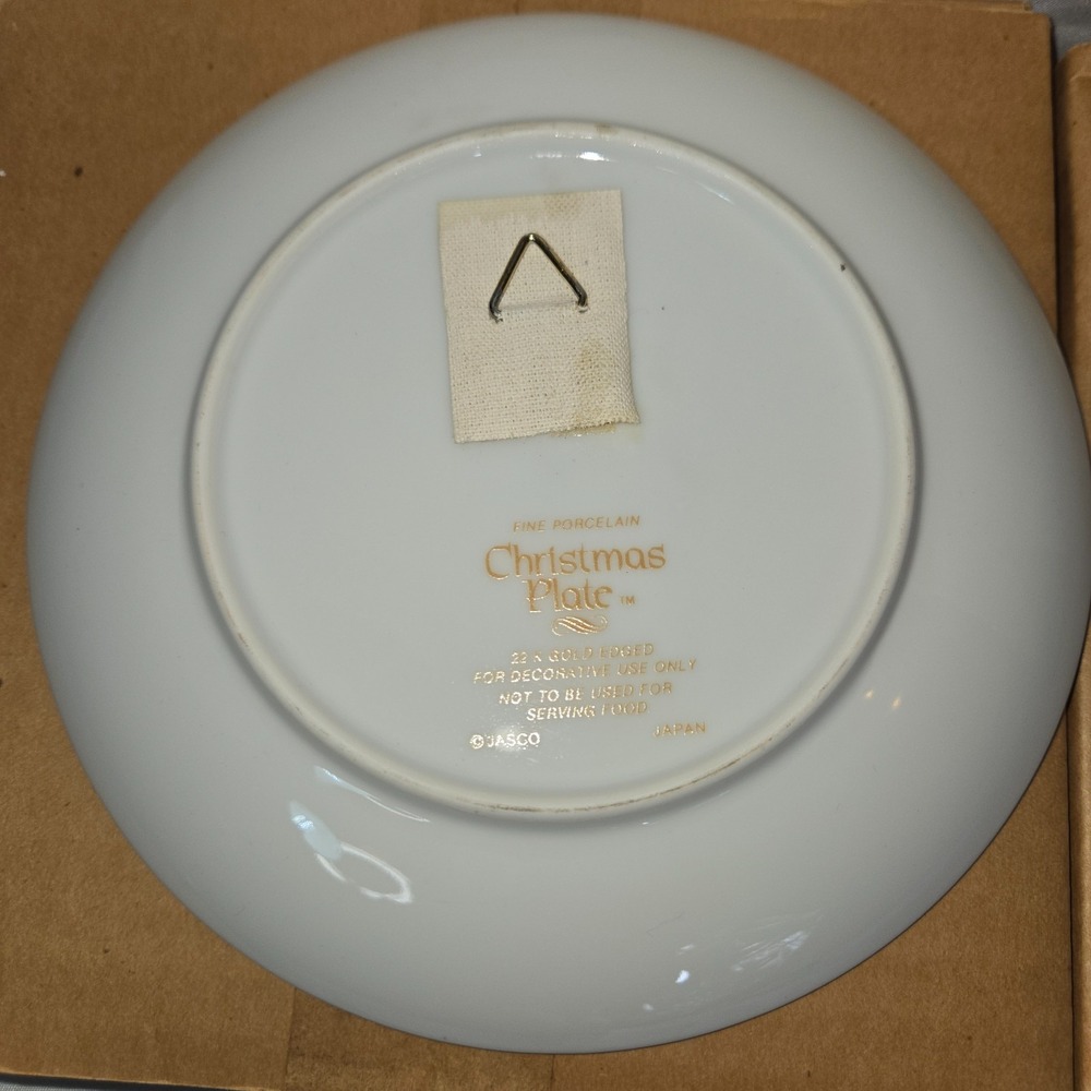 Jasco Porcelain Christmas Plates 22K Gold Edged 1982 New in Box Display Mount - Picture 8 of 12